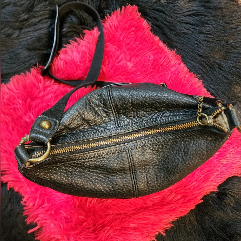Vintage The Sak Black Pebbled Leather Hobo Crossbody Shoulder Bag